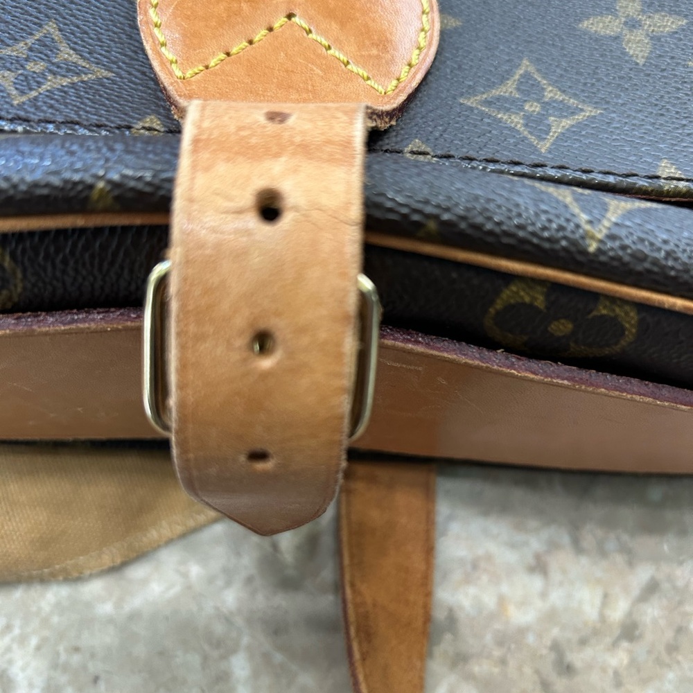 Elegant Brown and Tan Cartouchiere Crossbody Bag - Picture 5 of 17